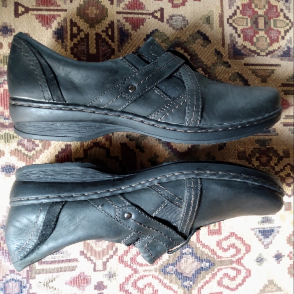 Clarks Artisan Leather Slip On Loafer - image 6